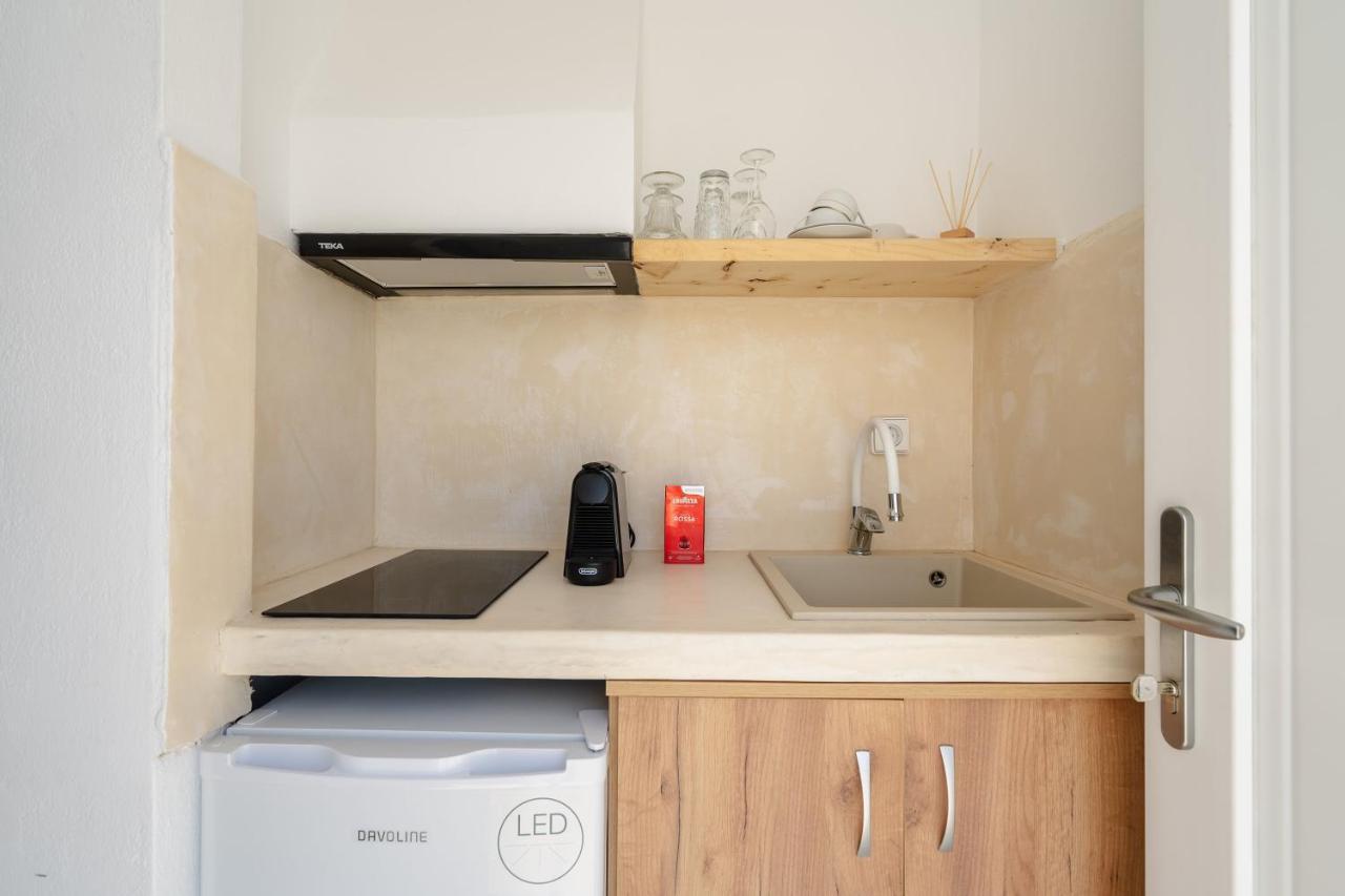 Celestial Seaview Apartments-Portara Naxos City ภายนอก รูปภาพ